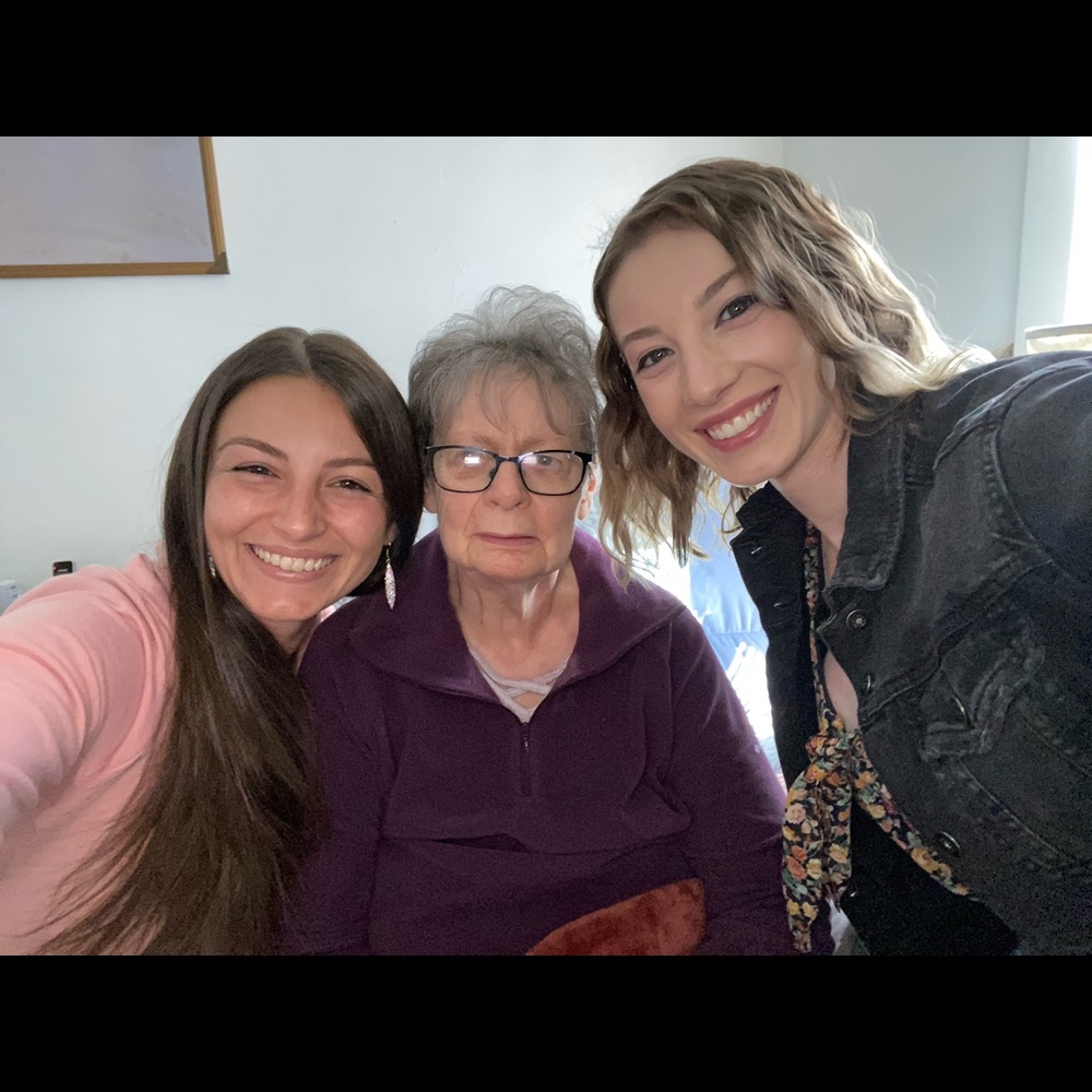 Meet your Posher, Corina